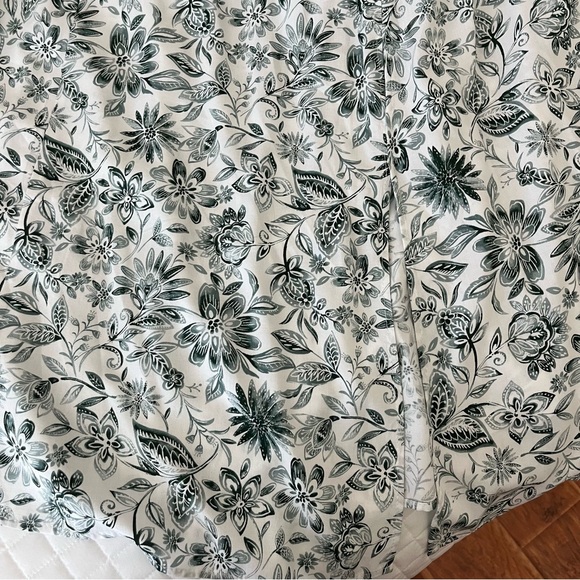 Square Neck Dress - Picture 5 of 8